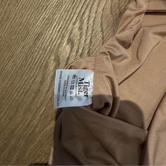 Tiger Mist Nude Bodysuit with bow in the back - Picture 2 of 3